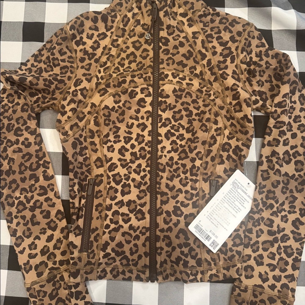 Lululemon Define Size 4 Leopard